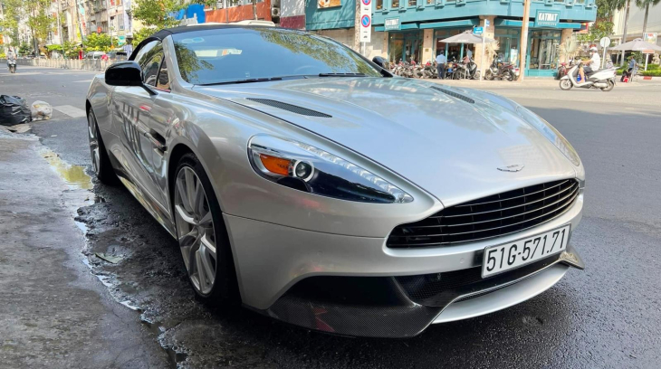 Aston Martin Vanquish Volante độc nhất Việt Nam tái xuất sau nhiều năm ở ẩn, Chủ nhân là gương mặt vàng trong làng sưu tập xe