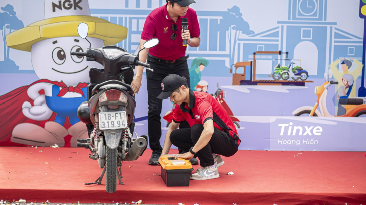 Cách "giải cứu bu-gi", cứu cánh cho biker mùa mưa lũ