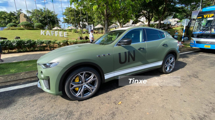 Không khác biệt không phải "Qua" Vũ, Maserati Levante Trofeo đắt đỏ với màu sơn có giá 600 triệu đồng cũng bị dán áo mới