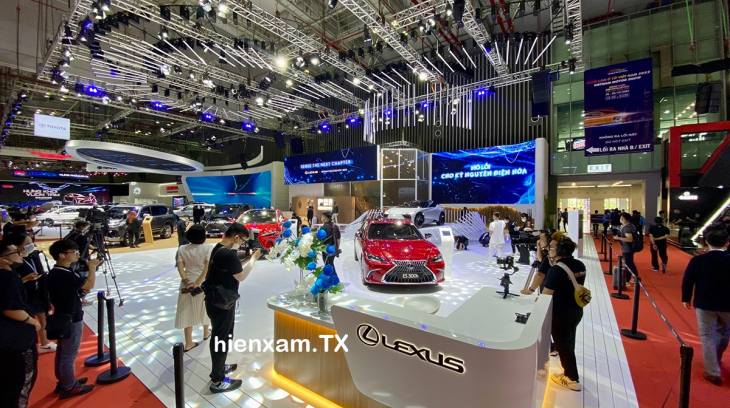 Vietnam Motor Show 2022 chính thức khai mạc, đánh dấu sự trở lại của triển lãm xe hoành tráng nhất Việt Nam