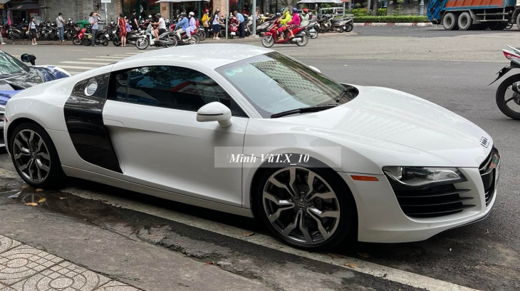 Siêu xe Audi R8 V8 mới tậu của nhà sưu tập xe Sài thành, không bán đam mê dù được giá