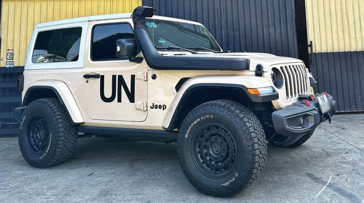 Jeep Wrangler Rubicon 2 cửa màu "bạc xỉu" của doanh nhân từng chia sẻ siêu xe chỉ để "làm cảnh"