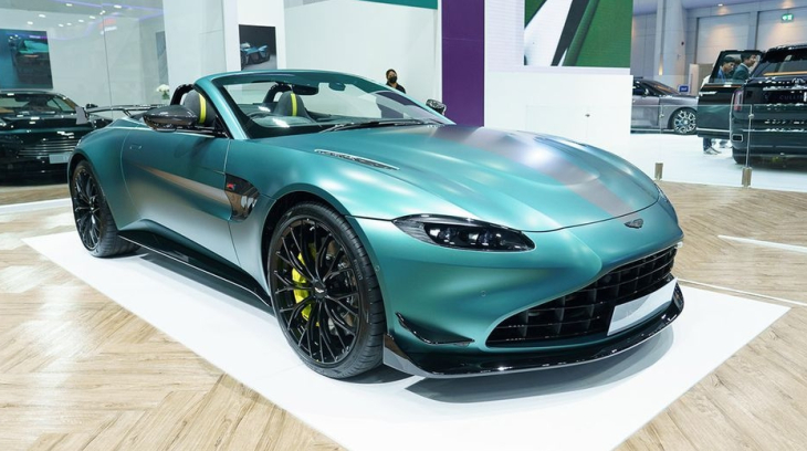 Chi tiết phiên bản mui trần của Aston Martin Vantage F1 Edition đang có mặt trong garage của ông Đặng Lê Nguyên Vũ
