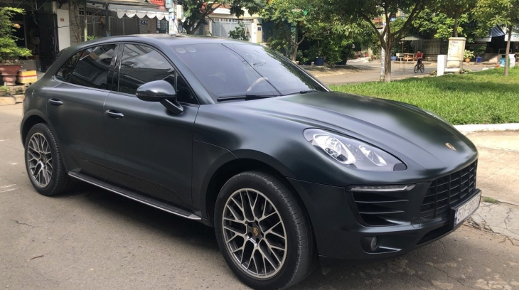 Chủ xe Porsche Macan:  mang xe đi thay cản trước chính hãng, sau 5 ngày xe chảy dầu, lỗi hộp số