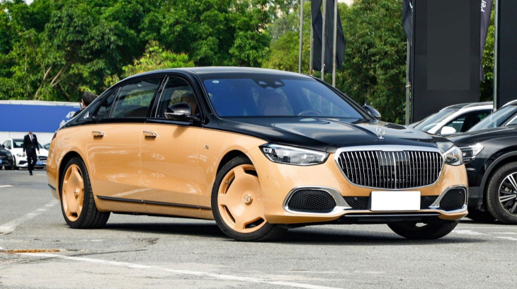 Cận cảnh Mercedes-Maybach S680 Virgil Abloh 2023 tại đại lý, vành la-zăng là điểm nhấn