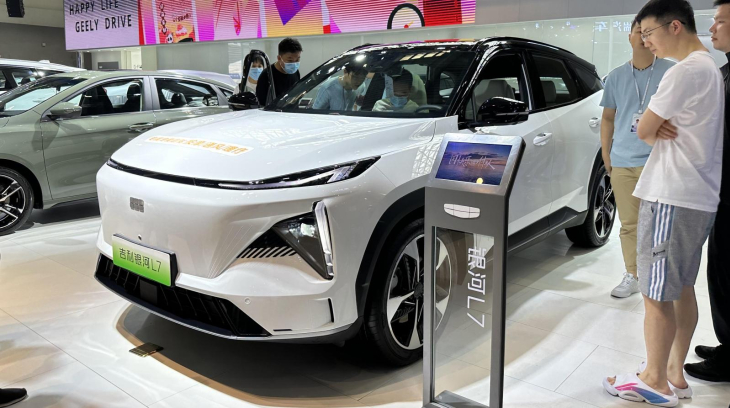 Geely mang SUV Galaxy L7 đến trưng bày triển lãm ô tô Trùng Khánh 2023, liệu sẽ xuất hiện tại Việt Nam?