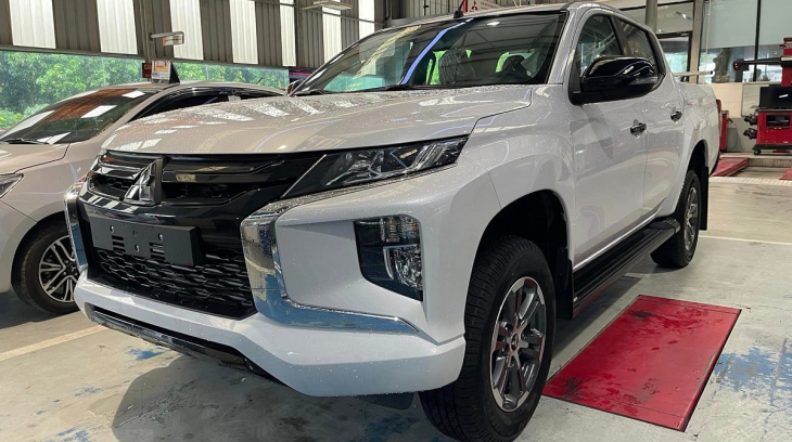 Đại lý xả kho lô xe Mitsubishi Triton MT 4x4 2023 với giá chỉ từ 550 triệu đồng