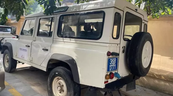 Land Rover "già"siêu hiếm, biển xanh, được 1 đại gia Thanh Hóa đấu giá 3 tỷ đồng, giá khởi điểm chỉ 71 triệu đồng