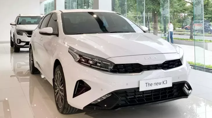 Đại lý xả kho, giảm giá cho Kia K3 xuống còn gần 470 triệu đồng, rẻ hơn cả sedan hạng B