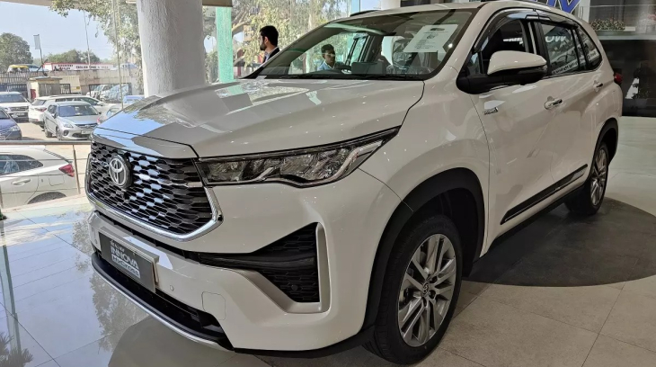 Khách phải chờ 1 năm mới được giao Toyota Innova thế hệ mới và 9 tháng nếu mua xe đời cũ