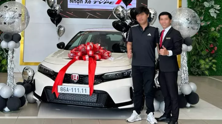 Đẳng cấp như dân chơi Bình Thuận, bán Honda Civic RS tậu Honda Civic Type R kèm biển định danh ngũ quý 1