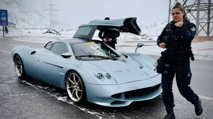 Cảnh sát tạm giữ siêu phẩm Pagani Huayra Codalunga chỉ có 5 chiếc trên thế giới, giá hơn 170 tỷ đồng