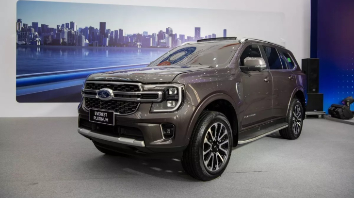 Ford Everest Platinum chính thức được chốt giá tại Việt Nam, phả hơi nóng lên các đối thủ cùng phân khúc