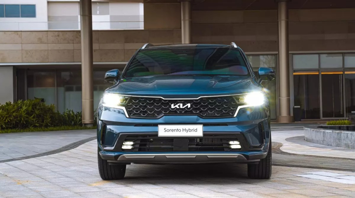 Kia Sorento Hybrid được ưu đãi đến 120 triệu đồng, giá khởi điểm giảm xuống còn 1,029 tỷ