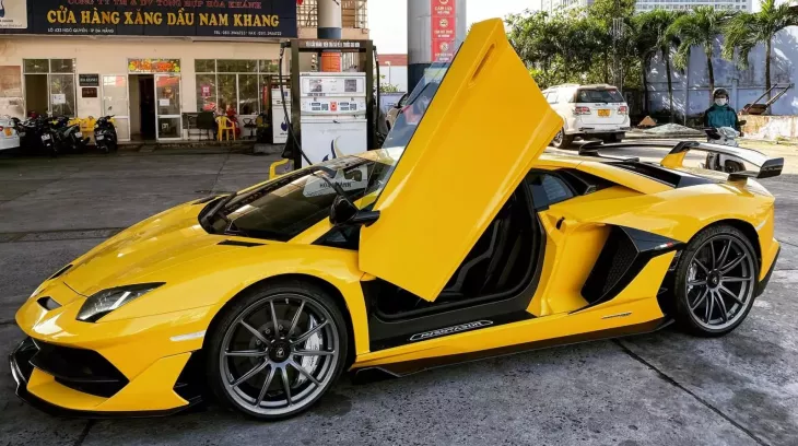 Lộ giá bán siêu xe giới hạn Lamborghini Aventador SVJ của đại gia Jacky, bằng với xe tiêu chuẩn, vì sao thế?