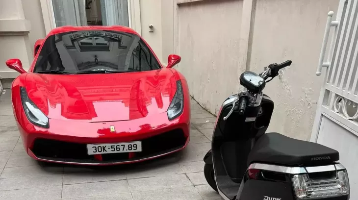 Hết phủ bụi, siêu xe mui trần Ferrari 488 Spider lại khiến cư dân mạng xôn xao vì biển số siêu VIP 30K-567.89 trúng đấu giá 12,57 tỷ đồng