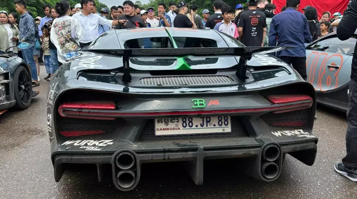Đoàn siêu xe Gumball 3000 2024 rời Campuchia đến Thái Lan: Cặp đôi Bugatti Chiron chính thức góp mặt