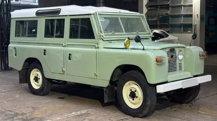 Chi tiết Land Rover Defender Series II siêu hiếm ở Việt Nam
