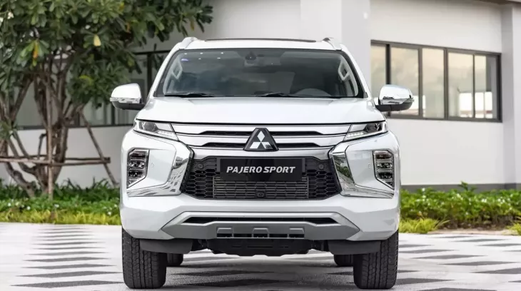 Mitsubishi Pajero Sport được giảm giá "sập sàn" tại đại lý, lên đến gần 300 triệu đồng