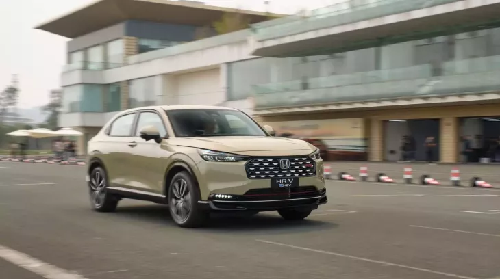 Đánh giá Honda HR-V e:HEV RS 2025: mượt hơn, bốc hơn nhưng có điểm gây đáng tiếc
