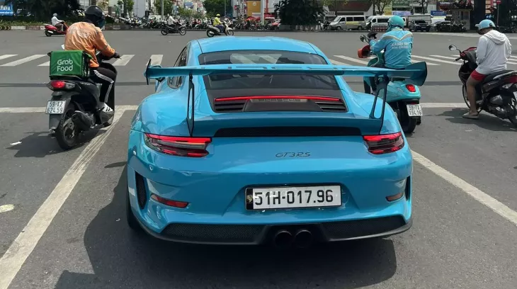 Porsche 911 GT3 RS mang màu sơn thời trang Miami bất ngờ tái xuất sau nhiều năm ở ẩn
