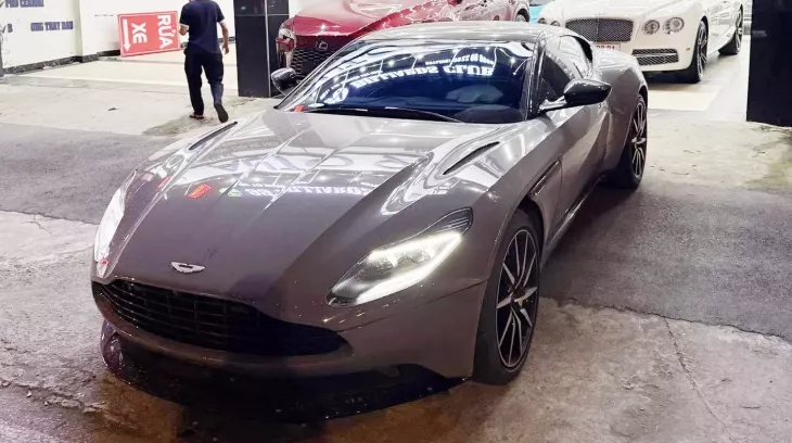 Trải nghiệm chưa bao lâu tay chơi Hà Nội đã bán lại Aston Martin DB11 V8 từng của đại gia Jacky