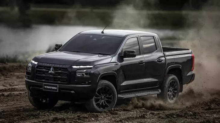 Mitsubishi Triton 2025 ra mắt với ngoại hình mạnh mẽ và hầm hố hơn