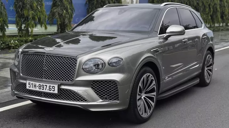 Bentley Bentayga V8 đời 2020 nhưng chủ hầu như để garage là chính, chạy mới 1.308 km