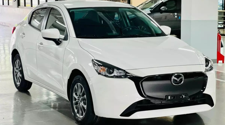Mazda2 giảm giá xuống còn 403 triệu đồng, rẻ hơn cả xe hạng A