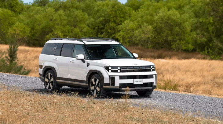 Cặp đôi SUV tiền tỷ Hyundai Santa Fe và Palisade được giảm giá hàng trăm triệu đồng