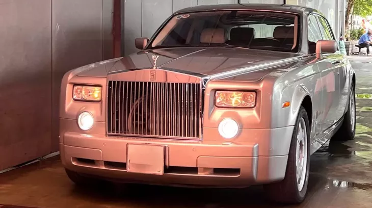 Rolls-Royce Phantom đời 2007 chỉ mới chạy hơn 3 vạn km