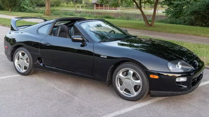 Dân chơi "trúng giá" Toyota Supra 1997 của mình sau khi chuyển nhà