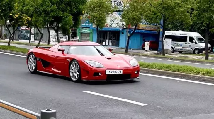 Siêu phẩm Koenigsegg CCX độc nhất Việt Nam lăn bánh tại Tp.HCM