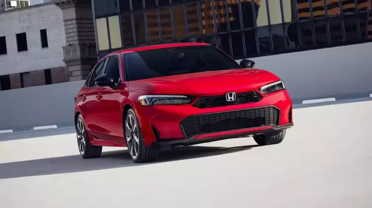 10 động cơ tốt nhất năm 2025: Lexus LX và Honda Civic góp mặt