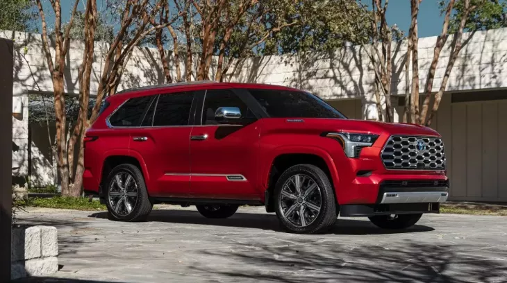 30 mẫu ô tô "nồi đồng cối đá" nhất năm 2025: SUV và Toyota thống lĩnh