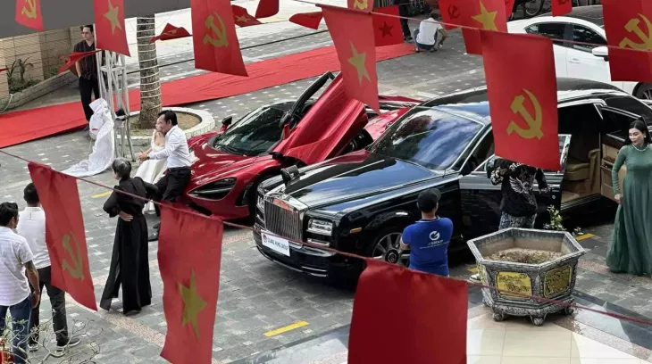 Dàn siêu xe gần 100 tỷ đồng xuất hiện tại tỉnh Hải Dương chớp nhoáng