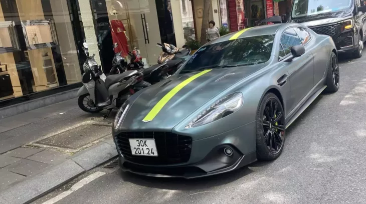 Aston Martin Rapide AMR phiên bản giới hạn bất ngờ lăn bánh ở Việt Nam?