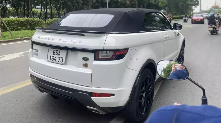 Range Rover Evoque mui trần đầu tiên về Việt Nam mang biển số của Lâm Đồng
