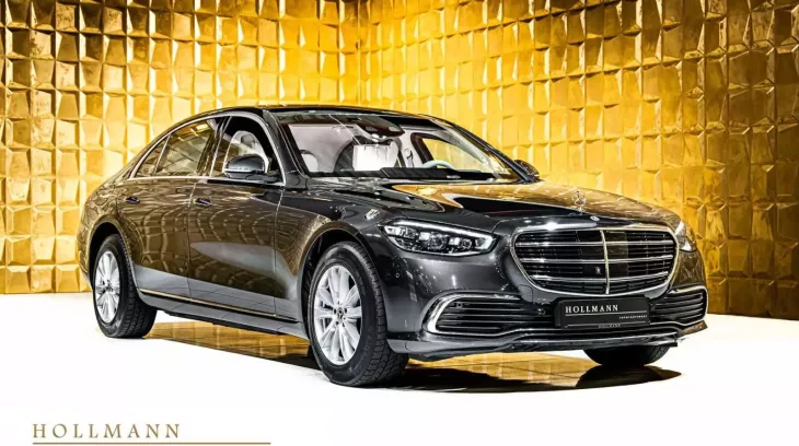 Cứ tưởng như Mercedes-Benz S-Class bình thường nhưng hóa ra chiếc xe này "đụng vào phỏng tay"