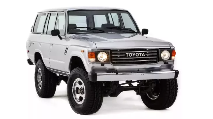 Toyota hồi sinh huyền thoại Land Cruiser FJ60 với bất ngờ lớn nằm bên dưới nắp ca-pô