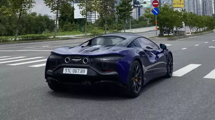 McLaren Artura Spider sở màu sơn tím độc đáo của doanh nhân Tp.HCM