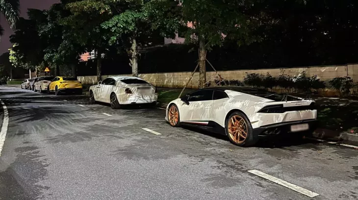 Dàn siêu xe và xe siêu sang đỉnh cao của tay chơi xe kín tiếng ở Tp.HCM