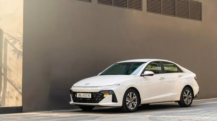 Doanh số sedan hạng B tháng 10/2025: Hyundai Accent tiếp tục bán kém 2 "kỳ phùng địch thủ"
