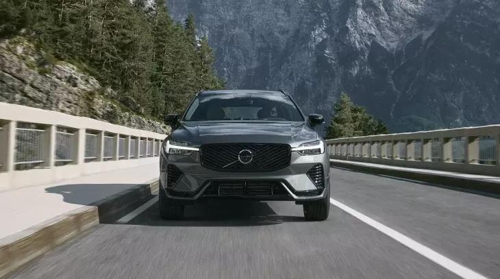 SUV hạng sang Volvo XC60 2026 chính thức đặt chân đến Việt Nam, giá từ 2,299 tỷ đồng
