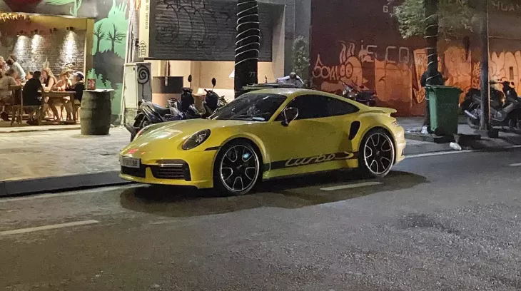 "Mai vàng" Porsche 911 Turbo S độc nhất Việt Nam với biển số ai nhìn cũng ưng