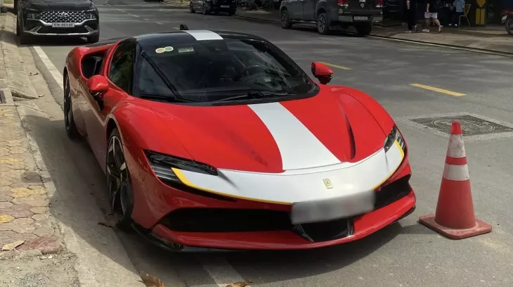 Siêu xe Ferrari SF90 Stradale duy nhất Việt Nam có gói tùy chọn đắt tiền này
