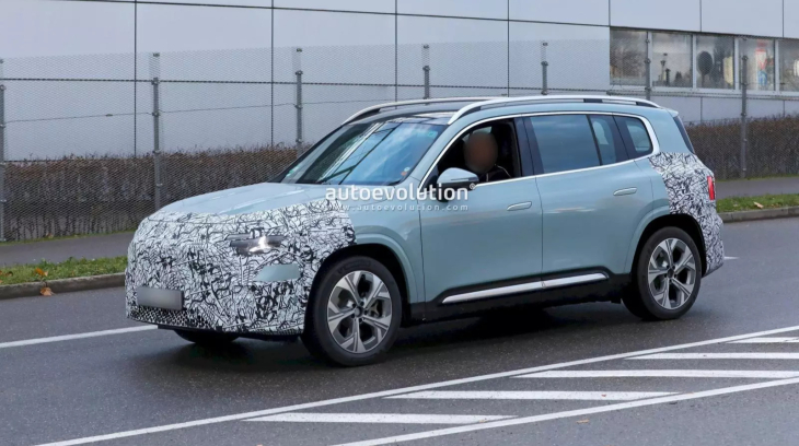 Mercedes-Benz GLB EQ 2026 sẽ ra mắt vào tháng sau đã dần để lộ ra nhiều chi tiết ở ngoại thất