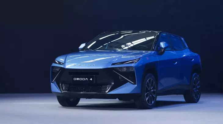 Omoda O4 sẽ được bán tại Việt Nam, thiết kế hao hao Lamborghini Urus, có 4 loại động cơ
