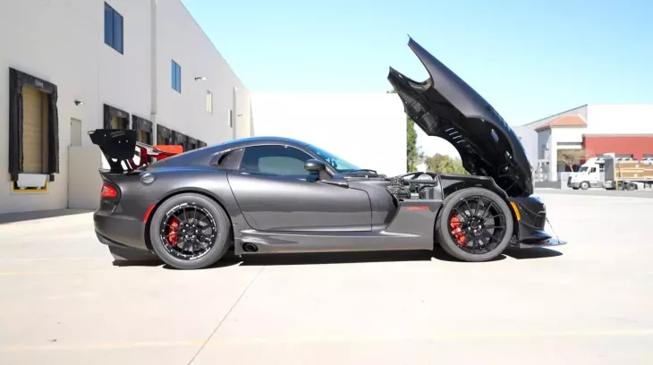 Dodge Viper được độ công suất tận 2.100 mã lực, đạp hết ga có khi xe lật ngược về sau