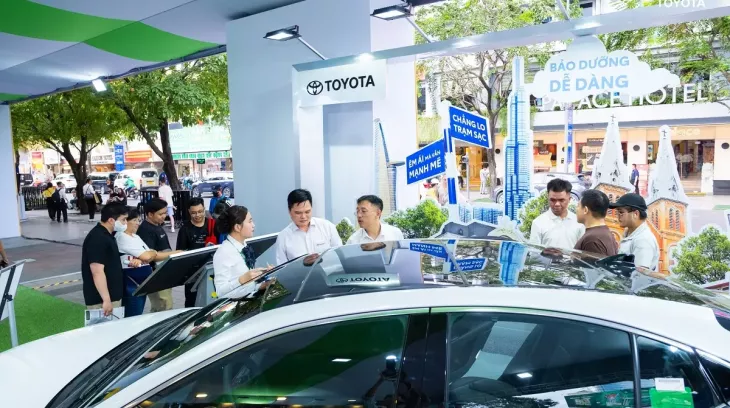 Các hãng chạy đua khuyến mại, lựa chọn nào có lợi cho khách hàng mua ô tô dịp cuối năm?